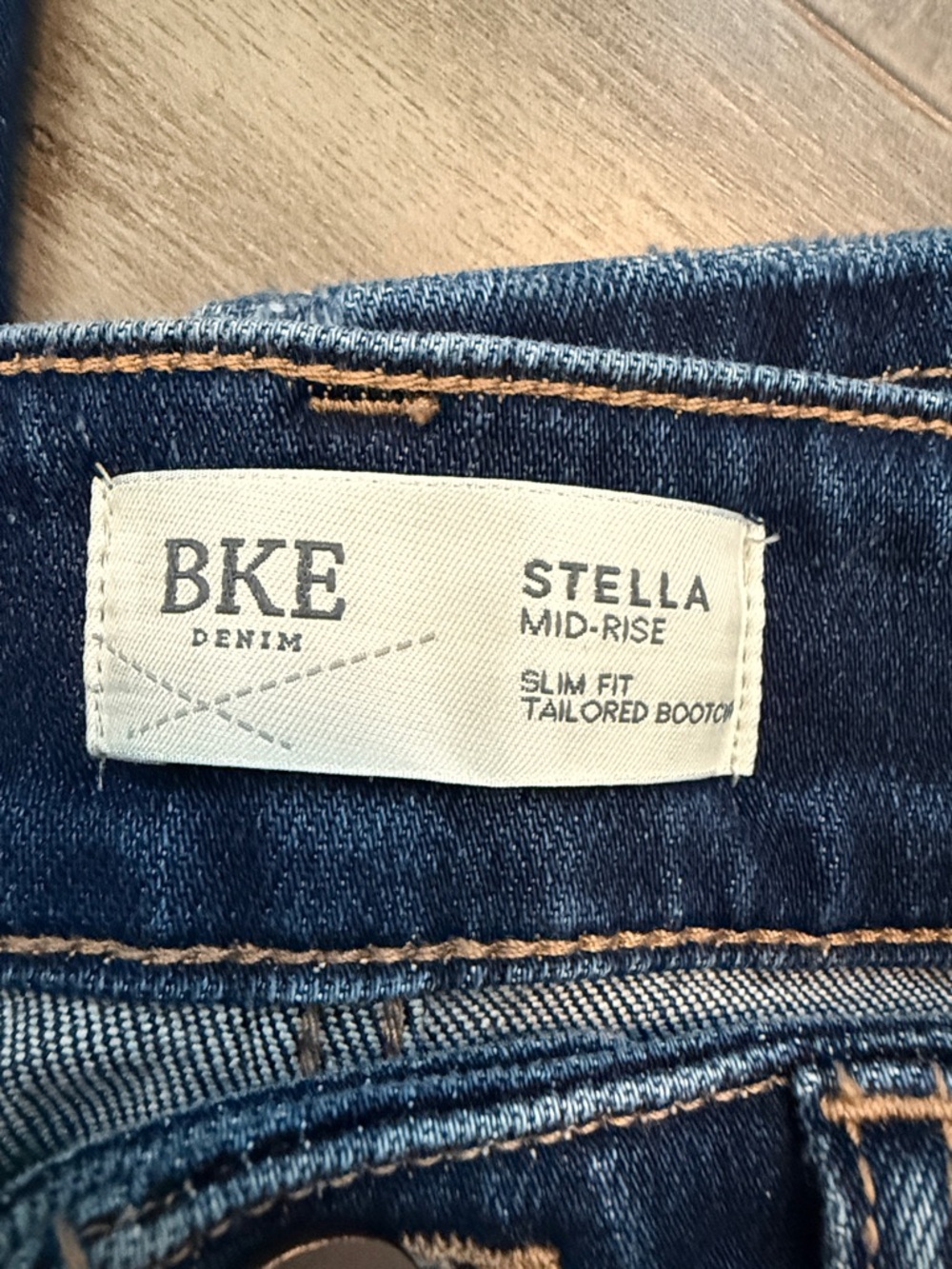 BKE Women's Jeans in Dark Blue Wash - Picture 2 of 5